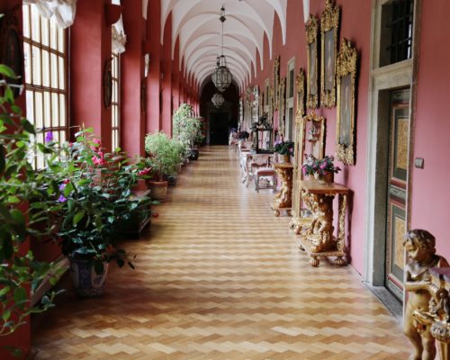 Zámecká expozice, kavárna, obchod otevřeny v měsíci září od úterý do neděle.